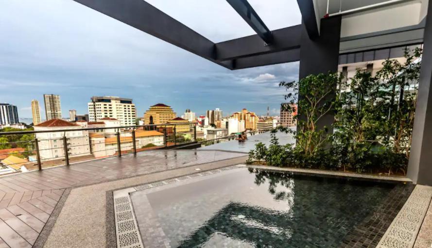 Tropicana 218 Macalister Sea & City View By Staycation Homestay George Town Buitenkant foto